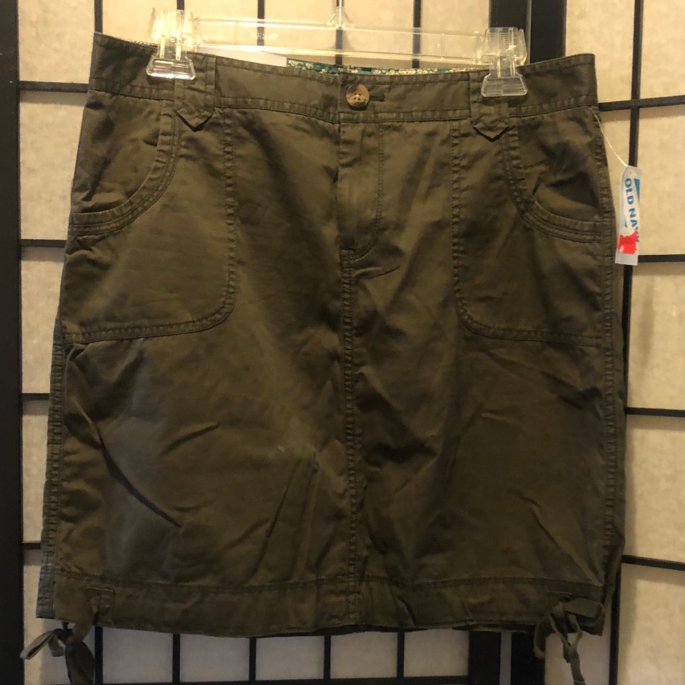 Old Navy Khaki Skirt Women’s Size 8 New With Tags